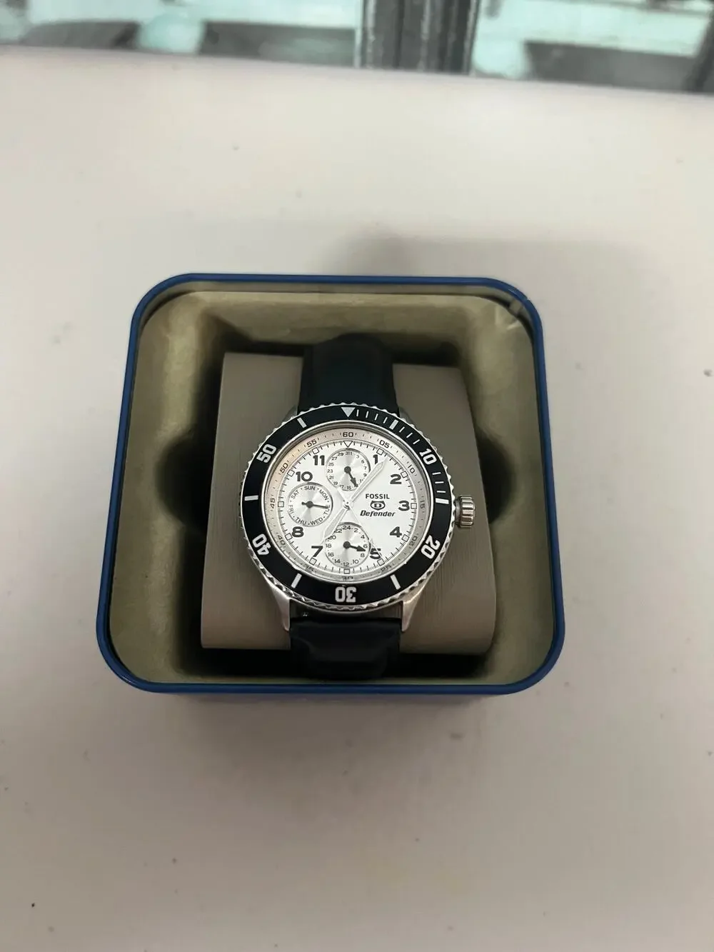Fossil Defender DEC1006 44mm Dive Sport Leather Men’s Watch White Dial